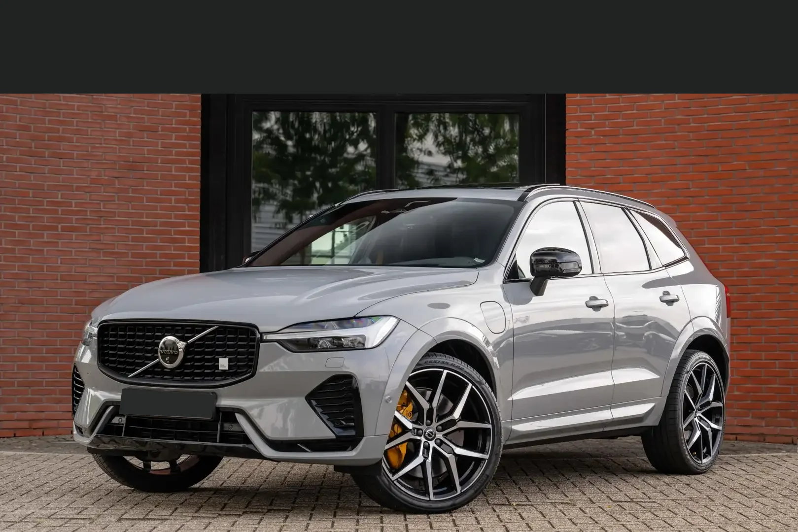 Volvo vóór bewerking, kenteken afgeschermd