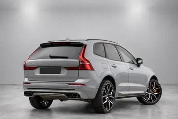 Volvo schuin van achteren